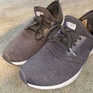New Balance tennis shoes